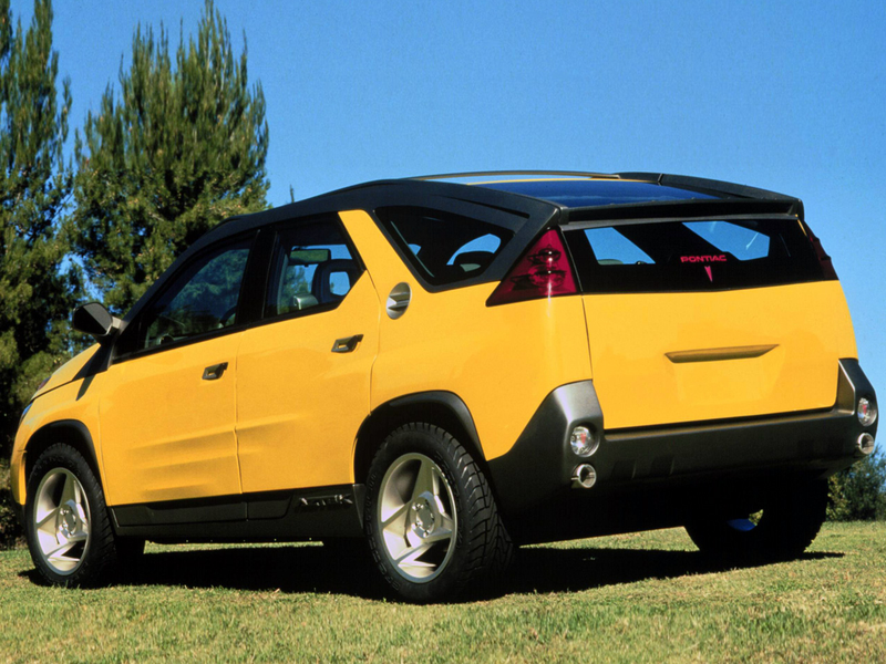 Illustration for article titled Horizontally-split rear windows on non-hybrids (photo heavy, content warning: Azteks, Murano CrossCab)
